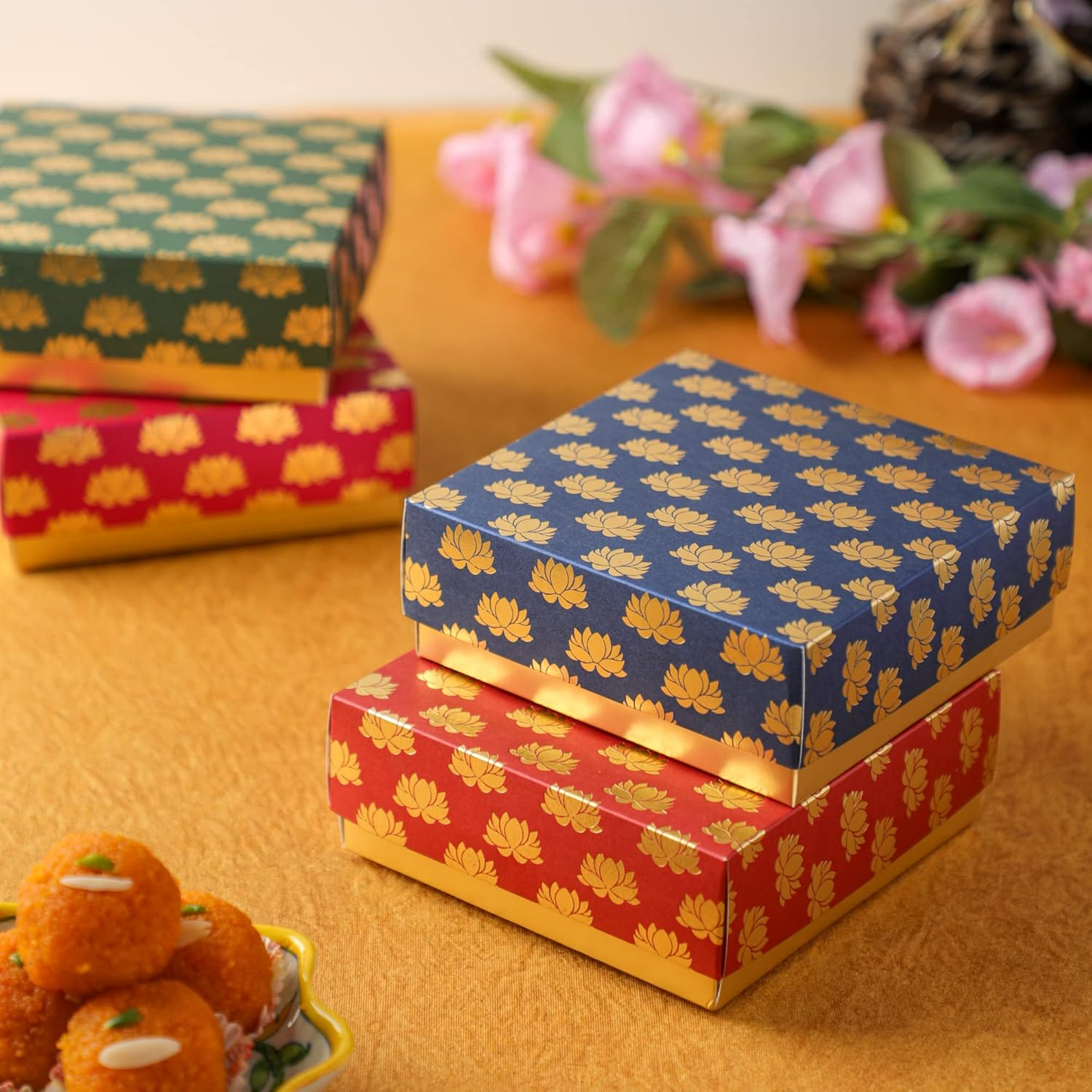 small gift boxes for sweets
