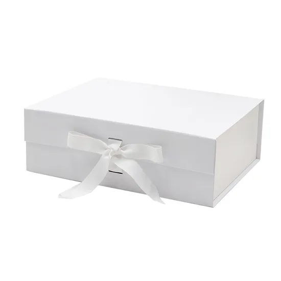 white gift boxes with magnetic lids